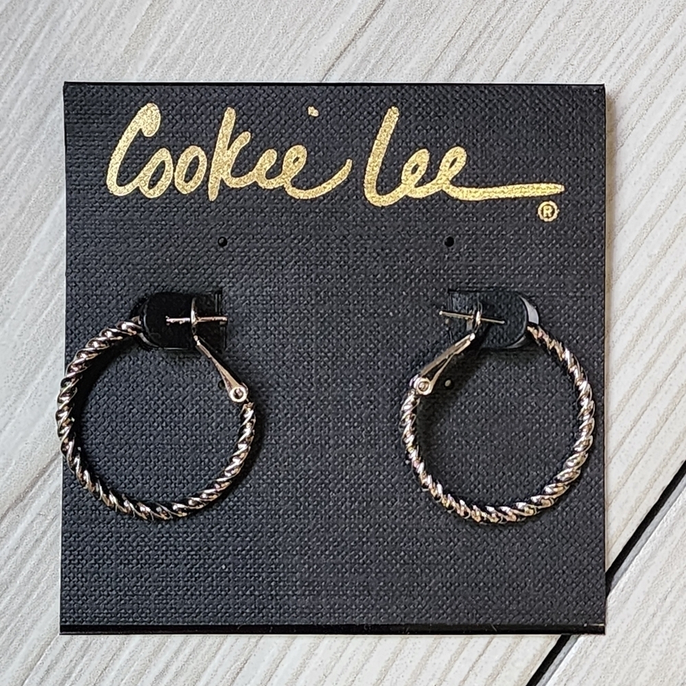 Cookie Lee Twisted Silver Hoop Earrings #25910 NWT - Picture 5 of 5